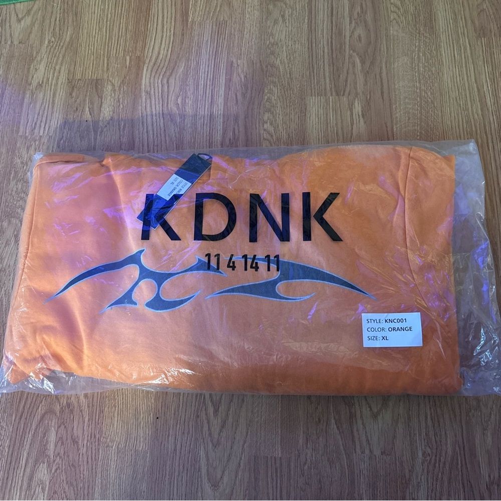 KDNK 11‎ 4 14 11 Orange Sweatsuit Tribal Sweatpants Hoodie Size XL New In Bag